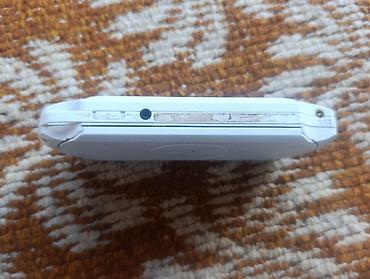 наушники проводные asus: Портативная игровая консоль Sony PSP (белая) - Классическая — 3