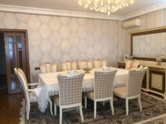 Şəhər velosipedləri: Endirim✅️Stol 8 eded stul 900 azn, Deniz mebelden alinkus 10.000 lik