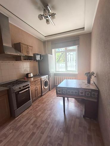 сталинки: 3 комнаты, 73 м², Юг-2 мкр Сталинка, 1 этаж, Косметический ремонт — 4