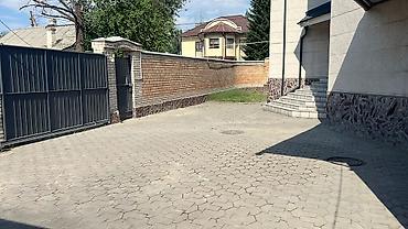 построить баню: Сдается отдельно стоящее здание с огороженной территорией общей — 2