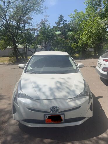 машина ист: Toyota Prius: 2016 г., 1.8 л, Автомат, Гибрид, Седан