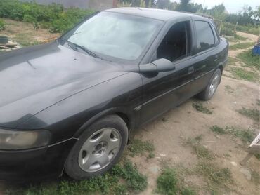 срочно продаю машыну: Opel Vectra: 1997 г., 2 л, Механика, Бензин, Седан