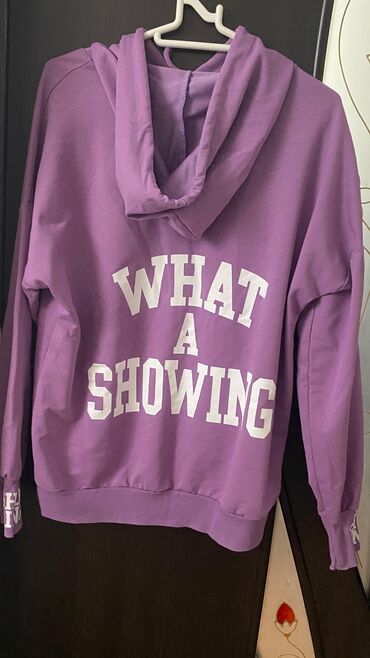 Kardiqanlar, jaketlər: Çəhrayi ve mavi don 5azn Bənövşəyi don 15azn Mavi sviter və bənövşəyi — 2