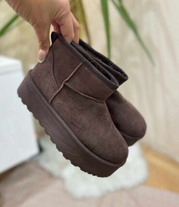 steven madden cizme: 36-41 
3.300 din❤️