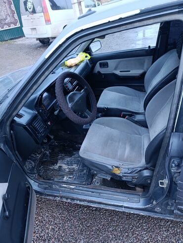 Mazda: Mazda 323: 1990 г., 1.6 л, Механика, Бензин, Универсал — 9