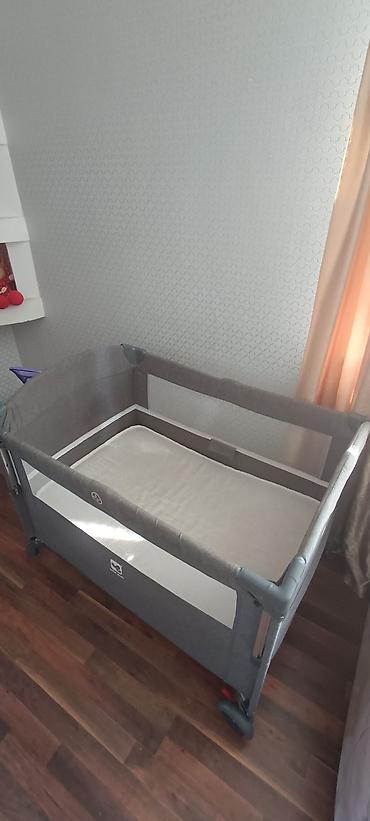 sadə matras: Uşaq üçün qatlanan beşik/park yataq - Rəng: boz - Yanları nəfəsalan — 2