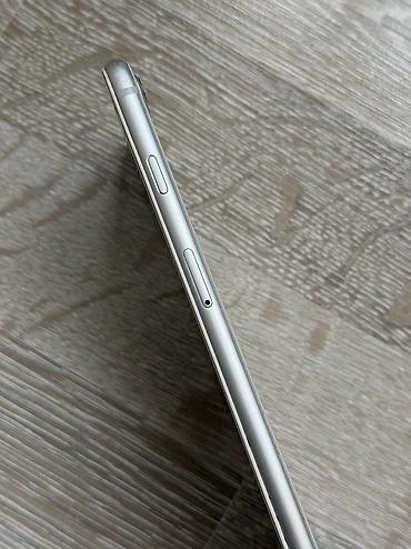philips xenium 9@9u: IPhone 8 Plus, 64 GB, Ağ, Barmaq izi, Simsiz şarj — 4