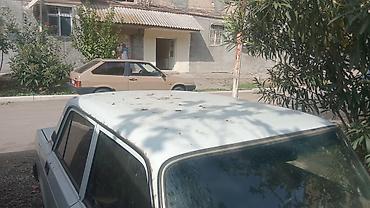 lada masini: VAZ 2107 avtomobili, klassik 4 qapılı sedan кузовda təqdim olunur — 1