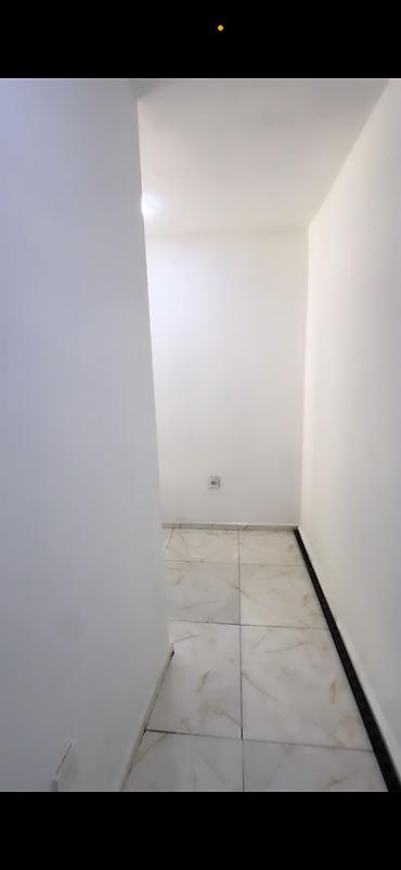 montin: Nerimanovda metrodan 3/4 deq mesafede LİFE CENTİRİN arxasi qadin — 7