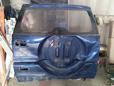 багаж 2107: Крышка багажника Toyota 2002 г., Б/у, цвет - Синий,Оригинал
