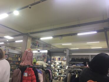 магазин одежды: Продаю Магазин В торговом центре, 22 м², С санузлом, 1 этаж