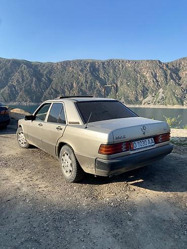 Продажа авто: Mercedes-Benz 190: 1992 г., 1.8 л, Механика, Бензин, Седан — 4
