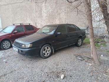 Volkswagen: Volkswagen Passat: 1994 г., 1.8 л, Механика, Бензин, Седан