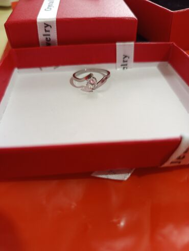 Tuflilər: Gümüş rəngli tek qas zərif üzük 7olcu 17razmer - Dizayn: Asimmetrik — 7