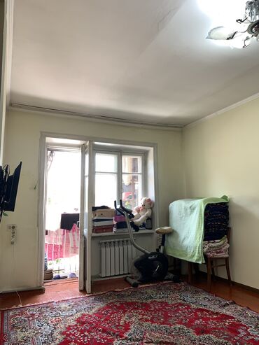 недвижимость в бишкеке квартиры: 1 комната, 30 м², Сталинка, 2 этаж, Косметический ремонт