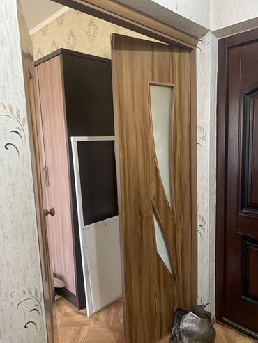 двери на балкон: Ички эшик айнек менен, Жыгач, Башка өлкө, түсү - Ак, Күрөң, Колдонулган