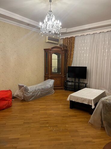 Tavalar: 8-ci mikrorayon, 4 otaqlı, Yeni tikili, m. Nəsimi, 115 kv. m