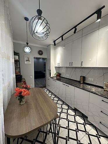 Продажа коттеджей и домов: 🔥🔥 СРОЧНО ПРОДАЮ!!! 🔥🔥 🏡 Новый уютный дом в Ж/м Ак-Ордо 📍 Рядом с — 9