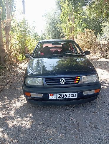 күзгү: Volkswagen Vento: 1992 г., 1.8 л, Кол менен иштөөчү, Бензин, Седан — 2
