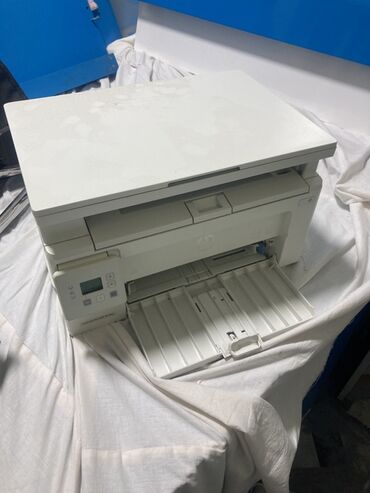 ət çeken: HP LaserJet Pro MFP (multifunksiyalı) qara‑ağ lazer printer