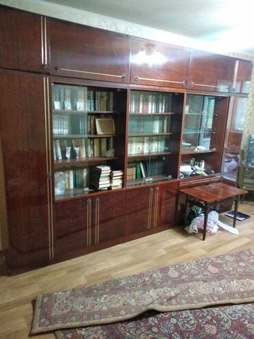 мебельный доводчик в Кыргызстан: Мебельная стенка в отличном состоянии. Все вопросы по телефону