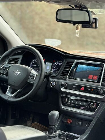 Hyundai: Hyundai Sonata: 2018 г., 2 л, Автомат, Газ — 3
