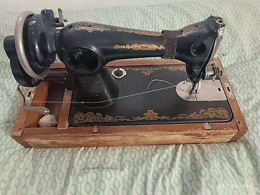 fabric case: Ручная швейная машина в деревянном футляре. Особенности: - — 4