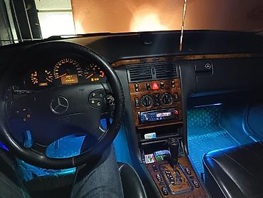 Mercedes-Benz: Mercedes-Benz E-Class: 2.4 l | 2000 il Sedan — 6
