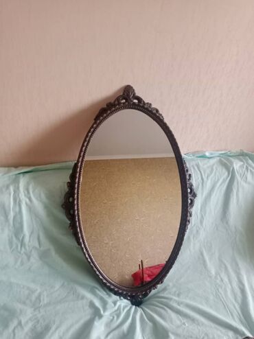Зеркала: Старинное зеркало в бронзовой раме
Состояние отличное