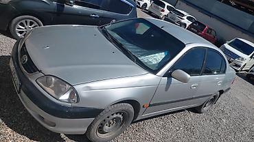 Toyota Avensis: 2000 г., Кол менен иштөөчү, Седан — 2