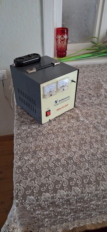 Qapılar və aksessuarlar: GoldSource markalı SVC-3000W model avtomatik gərginlik tənzimləyicisi