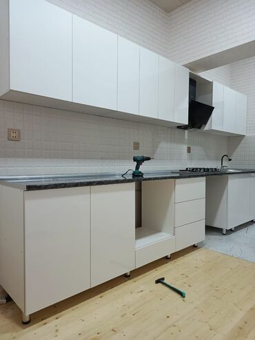 2ci el mebel aliram: Sifarişlə mətbəx dəsti, Özü çəkən petlələr, Mat laminat, Kredit var, Pulsuz çatdırılma, Rayonlara çatdırılma