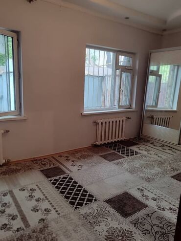срочно продаётся 1 комнатная квартира в районе ошского рынка по улице кенсуйская: 2 бөлмө, 44 кв. м, Хрущевка, 1 кабат, Евроремонт