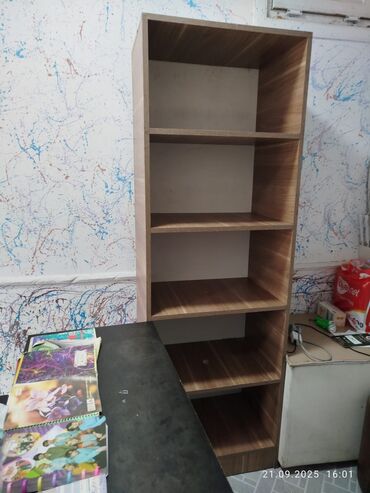 шкаф балкон: Qarderob, paltar dolabı