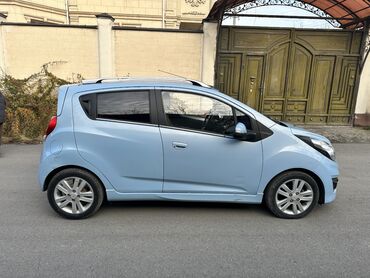 Chevrolet: Chevrolet Spark: 2015 г., 1 л, Автомат, Бензин, Хэтчбэк — 4