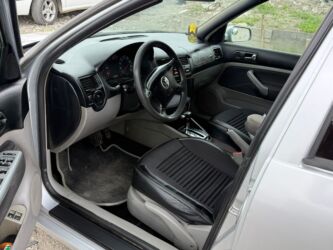 Volkswagen: Volkswagen Jetta: 2 l | 2001 il Universal — 4