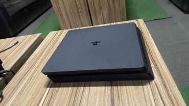 PS4 (Sony PlayStation 4): Продаю ps 4 500gb