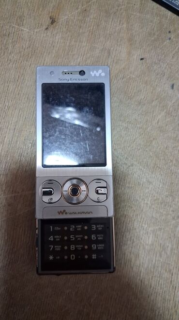 Nokia: Nokia C6, rəng - Qara, Sensor — 40