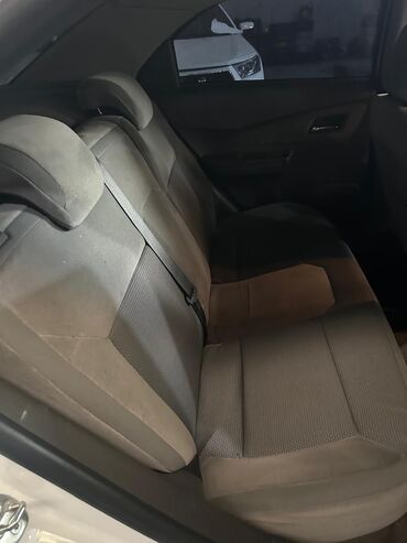 Chevrolet: Chevrolet Cobalt: 1.5 l | 2024 il Sedan — 7