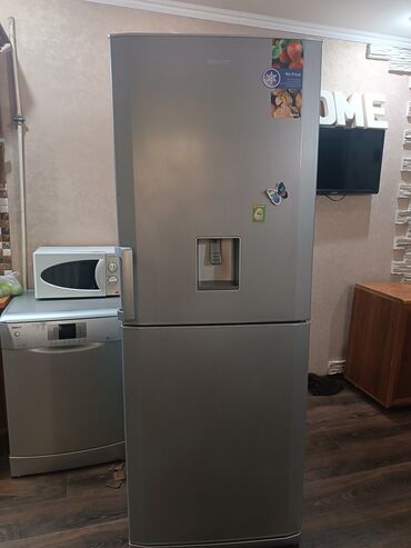 полочки: Двухкамерный холодильник Beko, цвет - Серебристый, Б/у