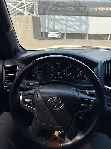 Toyota: Toyota Land Cruiser: 2020 г., 4.6 л, Автомат, Бензин, Внедорожник — 5