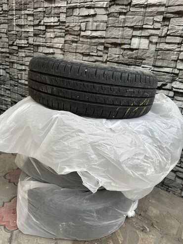 Шины: Продаю б/у шины производство Корея
195/65 R 15