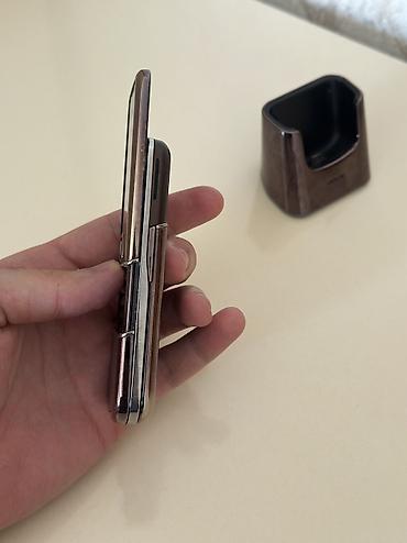 Nokia: Nokia 8 — 10