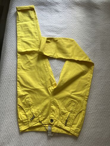 zenske karirane pantalone: M (EU 38), Visok struk, Ravne nogavice na lalafo.rs zenske karirane pantalone: M (EU 38), Visok struk, Ravne nogavice