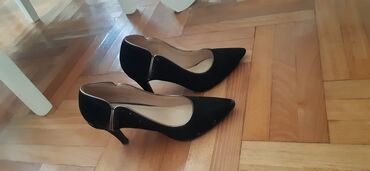 Salonke: Salonke, 36 — 3