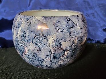 Vaze i saksije: Saksija nova rucni rad iz 80ih.god. Nova saksija,rucni rad,sve na — 2