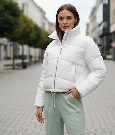 point zero jakne: Ženska kratka puffer jakna – bela - Topao, lagan puffer kroj sa — 5