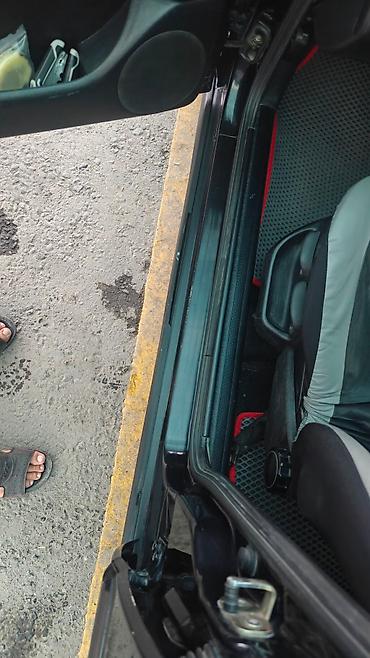 Volkswagen: Volkswagen Golf: 1998 г., 2 л, Автомат, Бензин, Хэтчбэк — 4