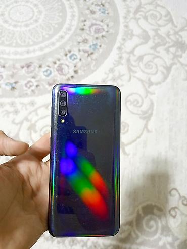 samsung a50 islenmis: Samsung Galaxy A50, 128 GB, rəng - Qara, Qırıq — 1