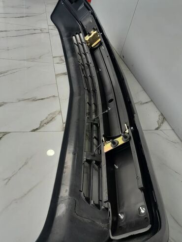 Bamperlər, buferlər: Ön, Mercedes-Benz 201 — 4